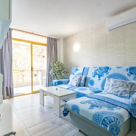 Salou-piscina-playa Port Aventura1 Салоу